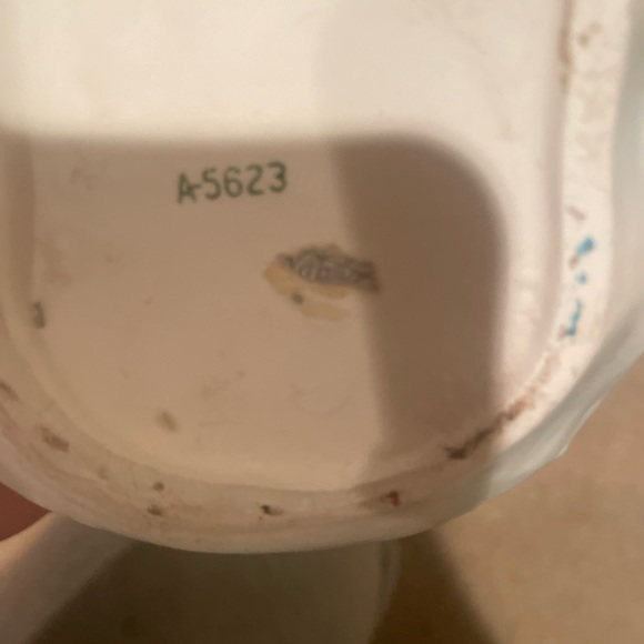 Vintage NAPCO Lady Figurine Indoor Ceramic Planter - Picture 3 of 4